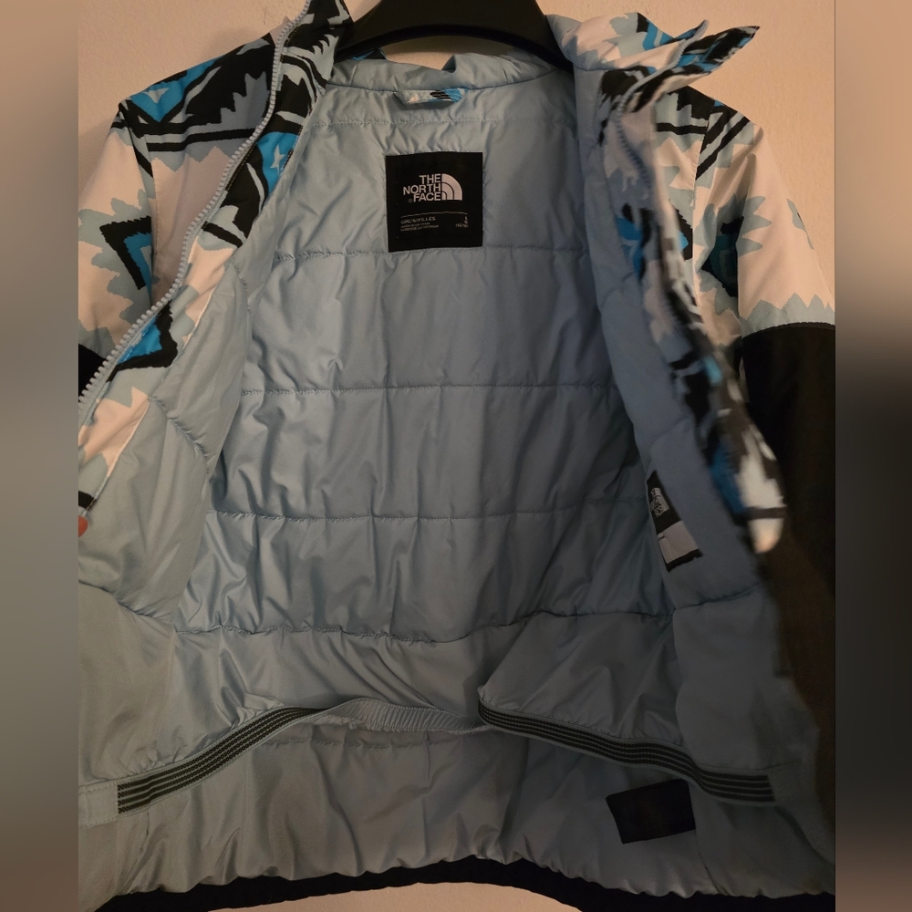 The North Face Girls' Brianna Insulated Hooded Jacket in the Aztec Blue‎ Size L - Picture 3 of 8